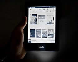 Kindle Paperwhite, en blanco y negro, pero con luz